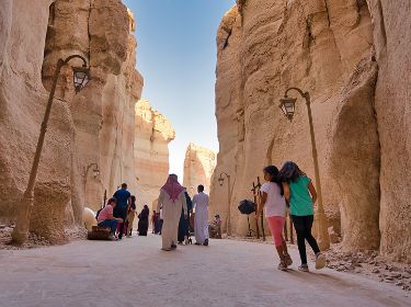 اصعدوا إلى جبل القارة الموقع الرسمي للسياحة السعودية