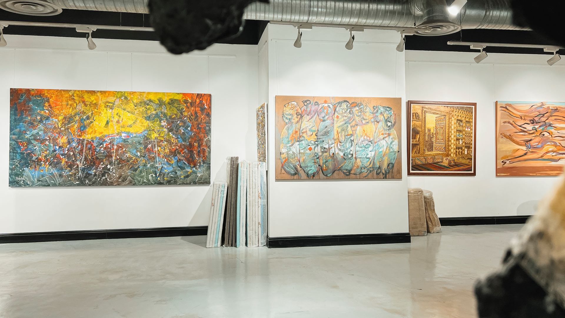 Abstract Art Gallery 'An Art Scene awaiting you'