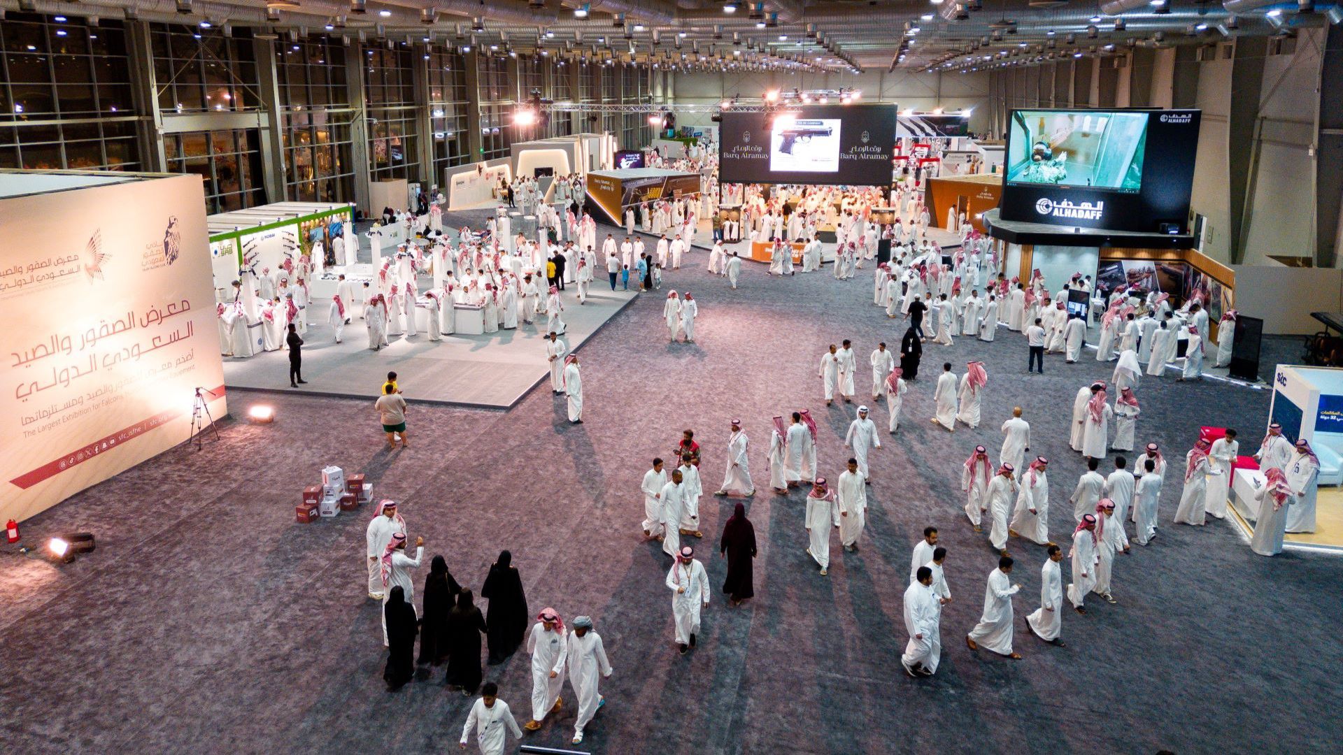 international-falcons-and-hunting-exhibition-new