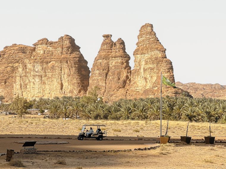 アルウラ - 公式ウェブサイト Visit Saudi